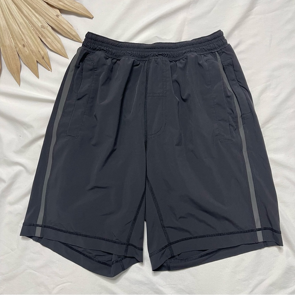Lululemon Athletica Pace Breaker 9” Black Grey Workout Gym Shorts Size Medium